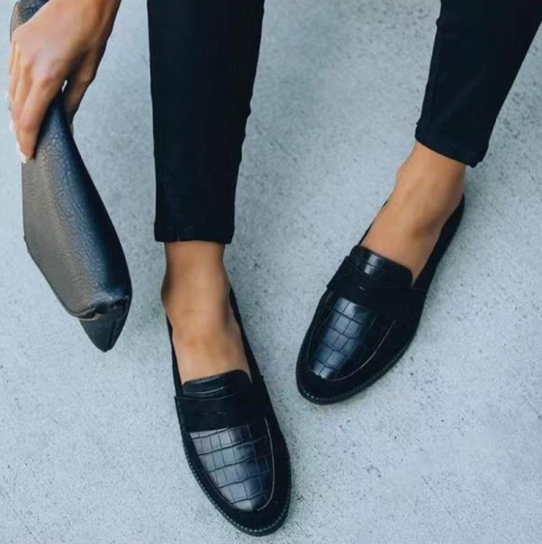 Amoura | Women’s Almond Toe Textured Loafers