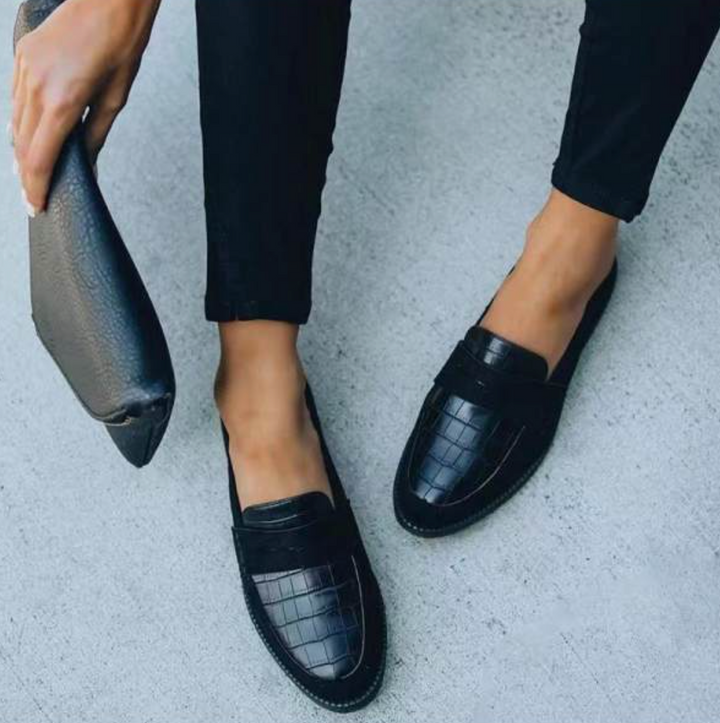 Amoura | Women’s Almond Toe Textured Loafers